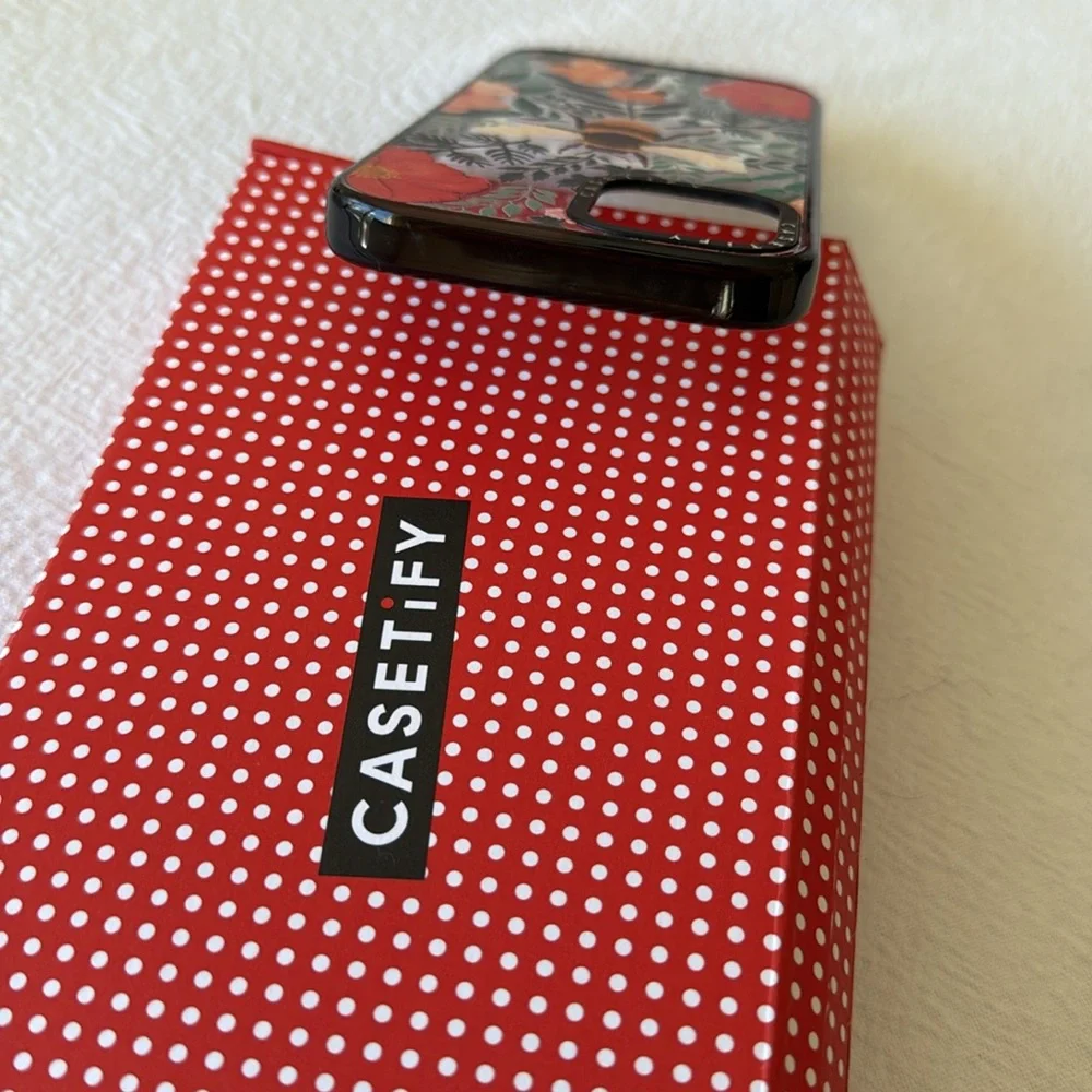 An iPhone case cover for iPhone 12 Pro by CaseTify. - Picture 5 of 6